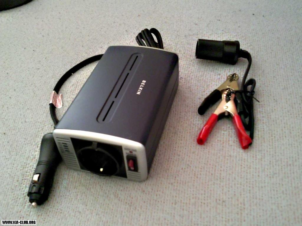 z 12V DC na 230V AC