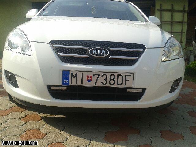 Bez podložky pod ŠPZ ;-)